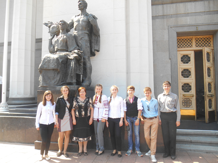 27 травня 2015 року було організовано екскурсію до Сесійного будинку Верховної Ради